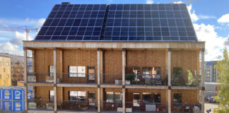 Træhus med solceller