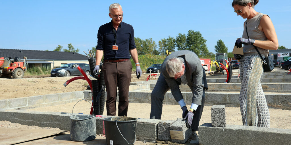 Jens Elmelund, Tomas Bredam og Agnes Visborg Poniatowska ved grundstensnedlæggelse